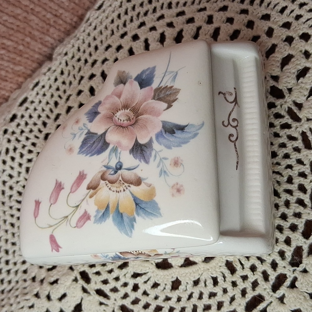 Vintage Porcelin Piano Trinket Box - Picture 2 of 7